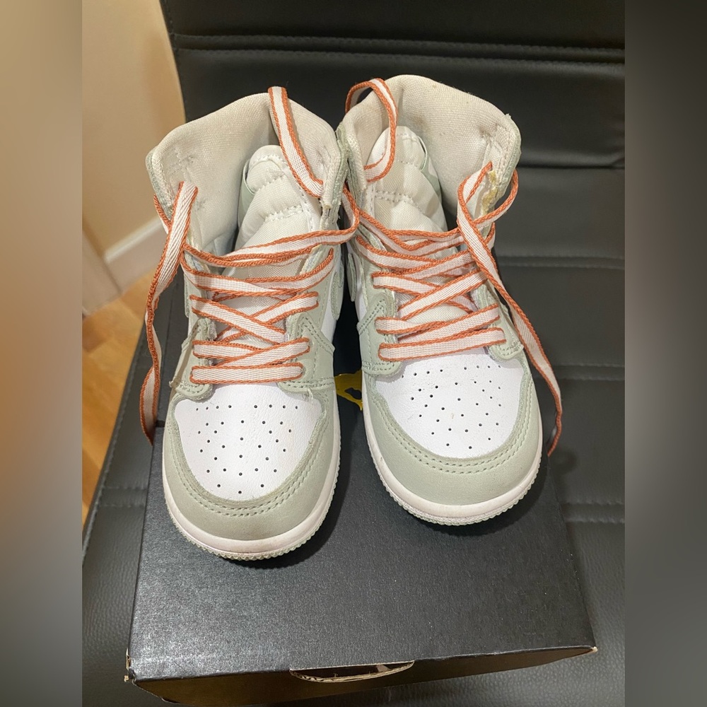 Jordan 1 size 8c